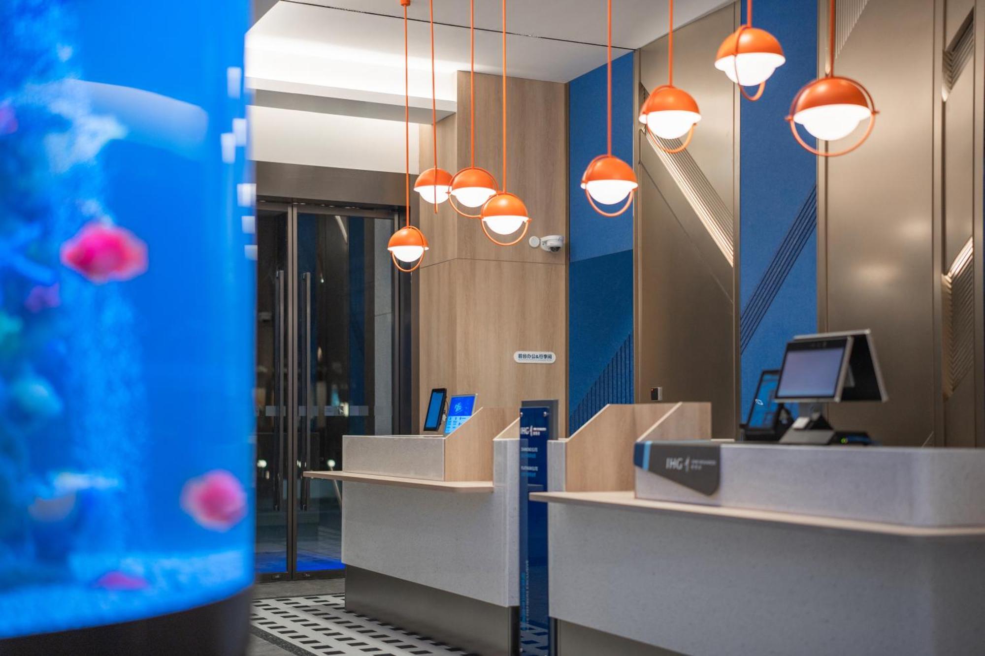 Hotel Express Hongqiao Linkong By Ihg