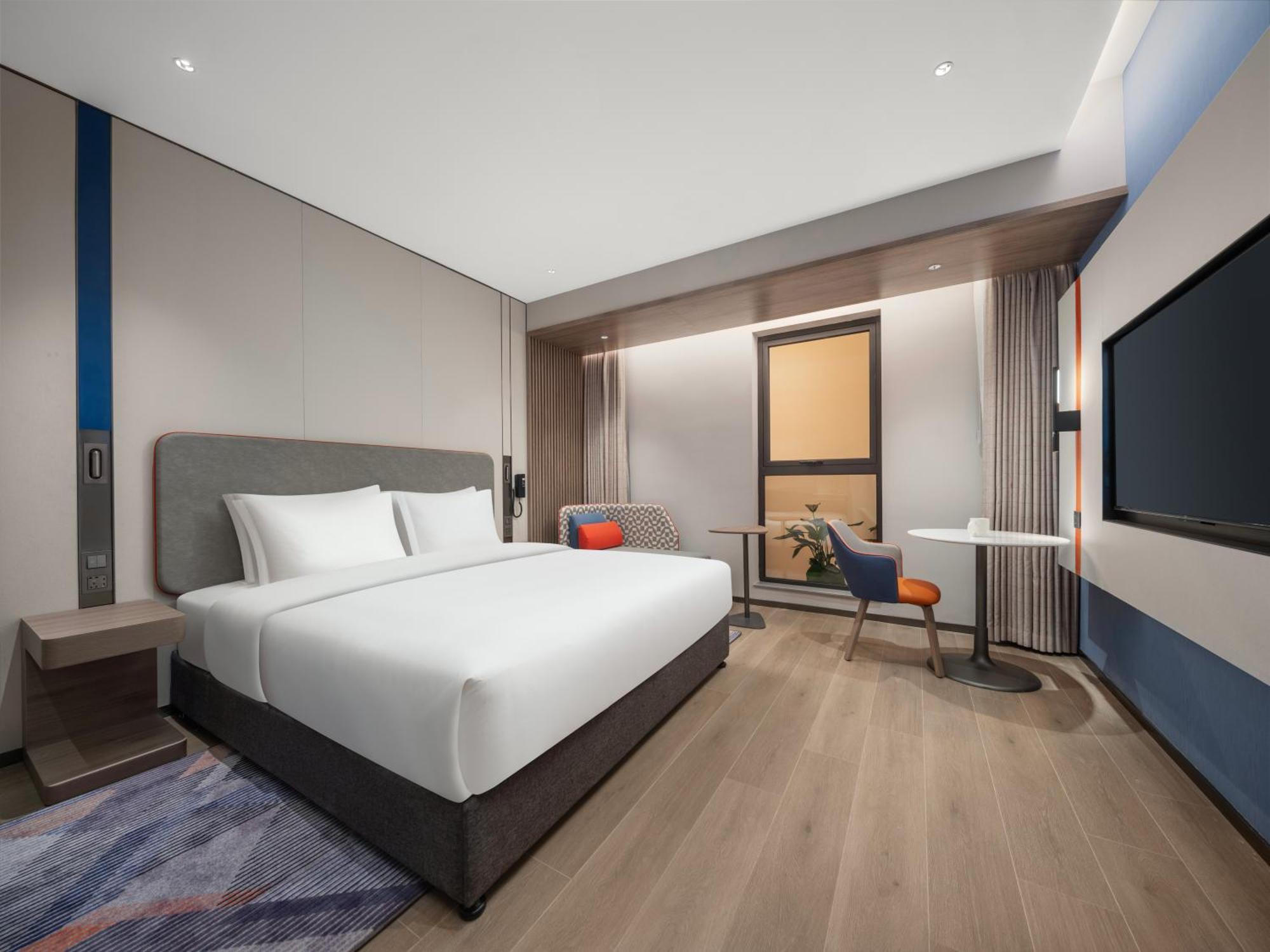Hotel Express Hongqiao Linkong By Ihg